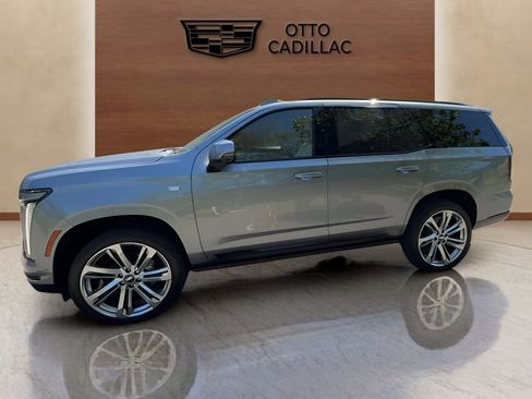 Certified 2025 Cadillac Escalade Sport Platinum w/ LPO, Floor Liner Package image 2