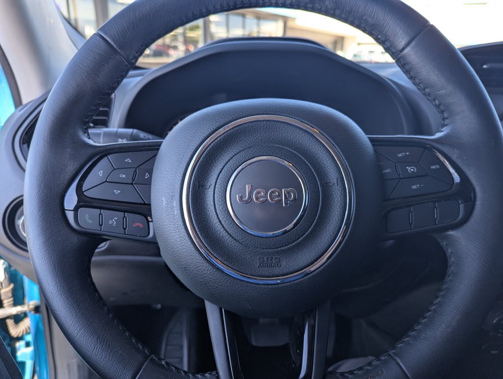 Used 2020 Jeep Renegade Altitude FWD image 24