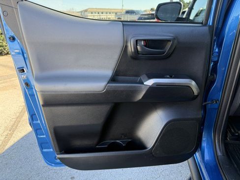 Used 2018 Toyota Tacoma SR5 image 35