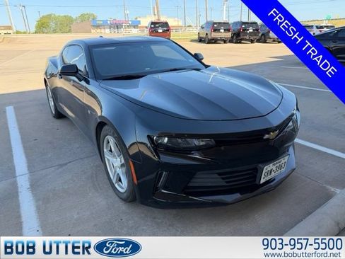 Used 2016 Chevrolet Camaro LT RWD image 2