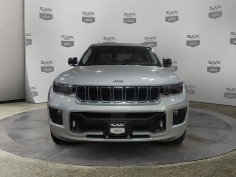 Used 2022 Jeep Grand Cherokee L Overland w/ Luxury Tech Group IV AWD/4WD image 8