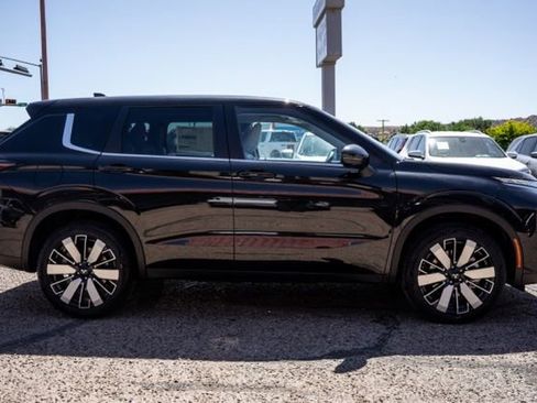 New 2026 Mitsubishi Outlander SE AWD/4WD image 4