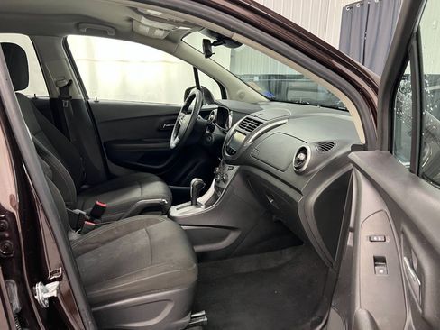 Used 2015 Chevrolet Trax LT FWD image 12