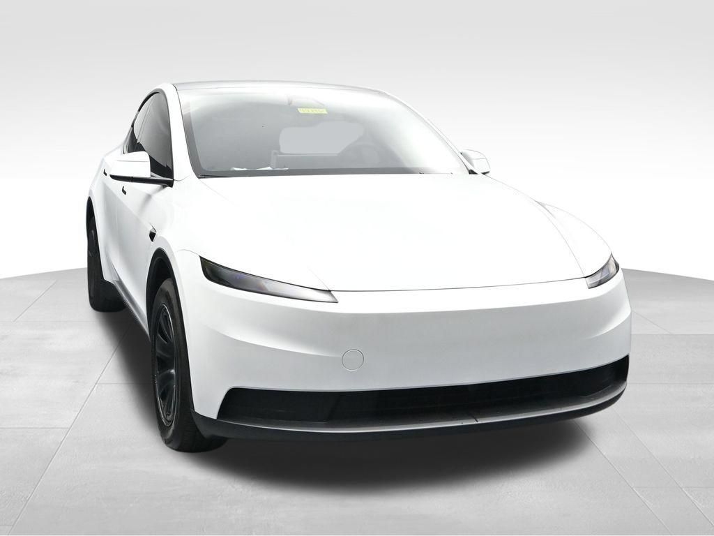 Used 2026 Tesla Model Y 2WD image 4