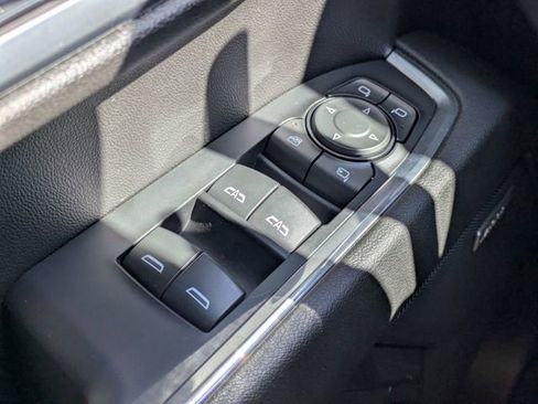 Used 2024 GMC Sierra 1500 SLT w/ SLT Convenience Package RWD image 29