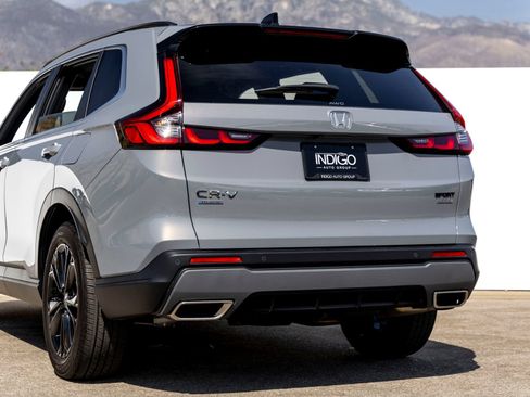 Used 2025 Honda CR-V Sport Touring image 5