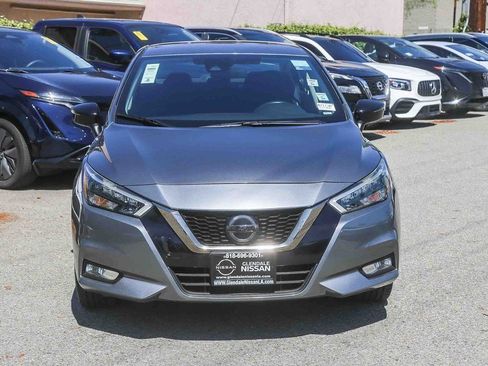 Used 2020 Nissan Versa SR FWD image 2