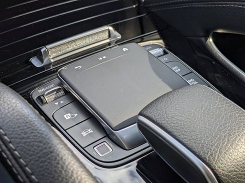 Used 2025 Mercedes-Benz GLE 450e 4MATIC image 34