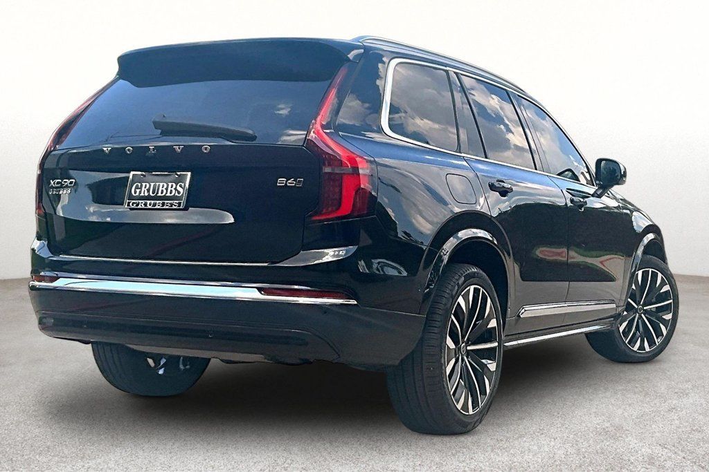 Certified 2026 Volvo XC90 B6 Plus AWD/4WD image 2