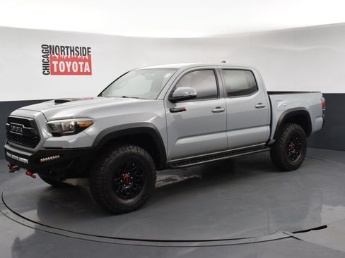 Used 2017 Toyota Tacoma TRD Pro AWD/4WD image 8