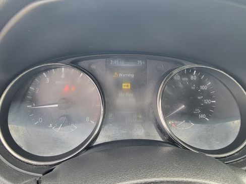 Used 2017 Nissan Rogue SV FWD image 23