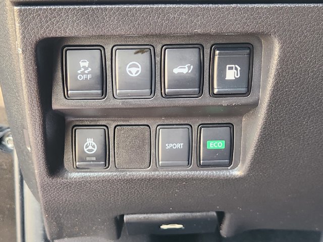 Used 2019 Nissan Rogue SV w/ Premium Package FWD image 21