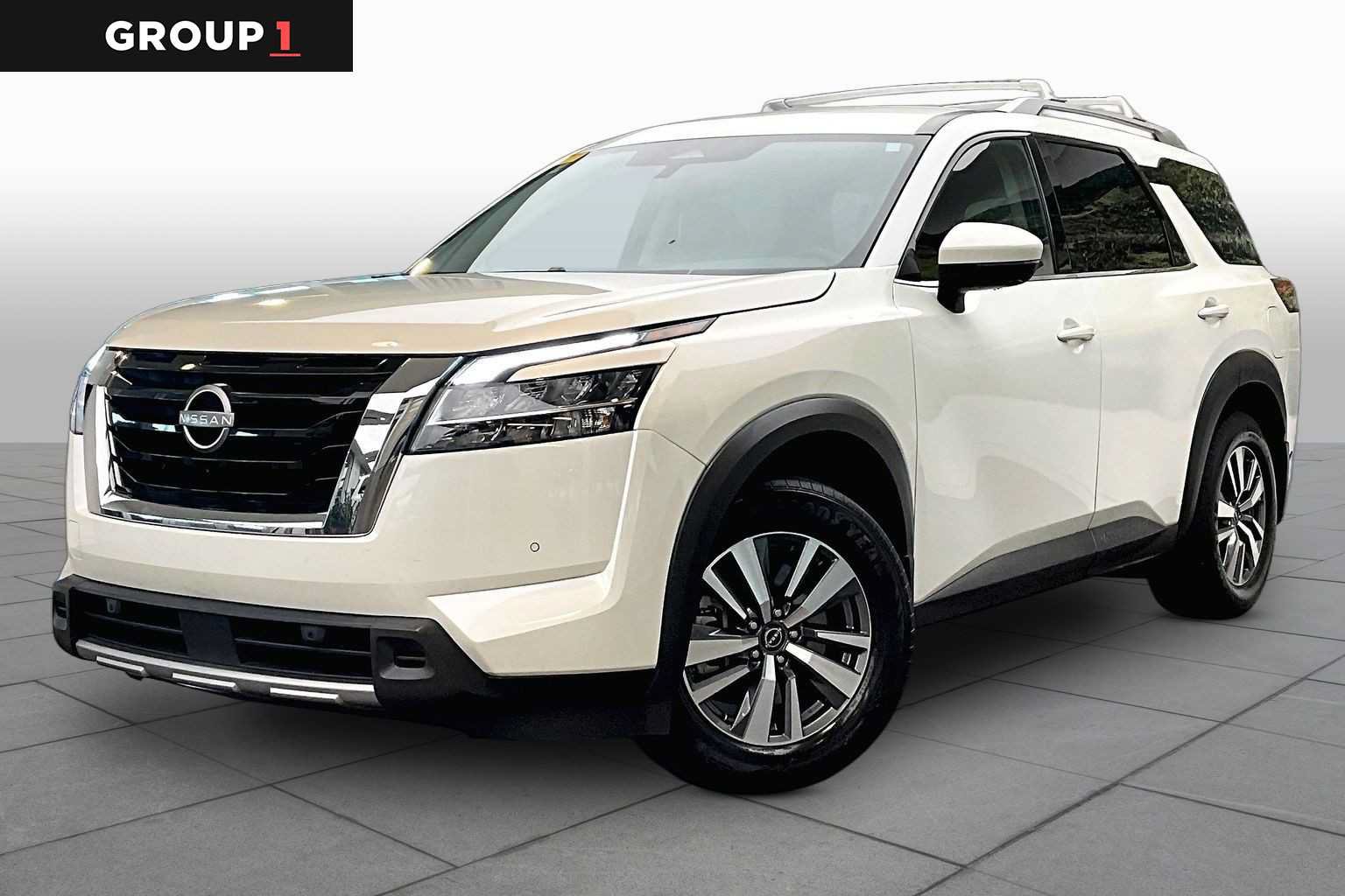 Used 2024 Nissan Pathfinder SL FWD image 1