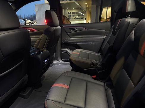 Certified 2025 Chevrolet Traverse RS w/ LPO, Floor Liner Package image 21