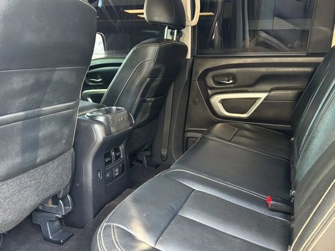 Used 2019 Nissan Titan PRO-4X w/ Pro-4x Convenience Package image 26