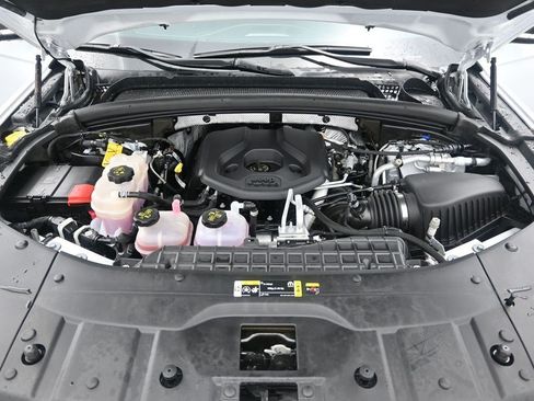 Used 2023 Jeep Grand Cherokee Overland AWD/4WD image 9