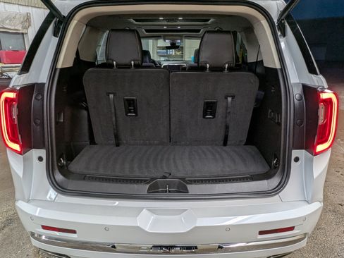 Used 2020 GMC Acadia Denali w/ Trailering Package AWD/4WD image 14