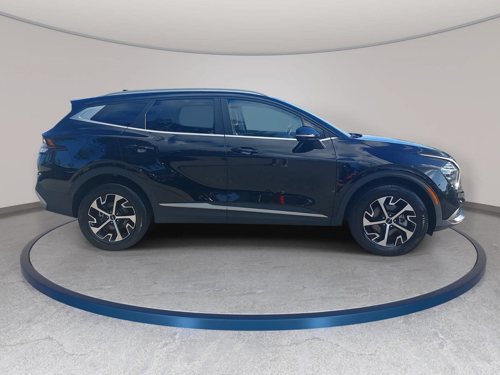 Used 2024 Kia Sportage EX AWD/4WD image 4
