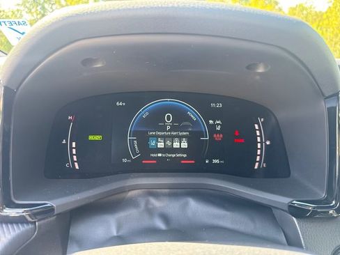 Certified 2025 Toyota Camry SE image 30