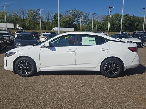 New 2025 Nissan Sentra SV image 4