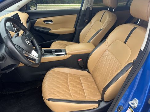 Used 2024 Nissan Sentra SV w/ SV Premium Package FWD image 14