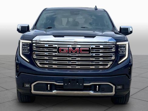 Used 2022 GMC Sierra 1500 Denali w/ Technology Package AWD/4WD image 4