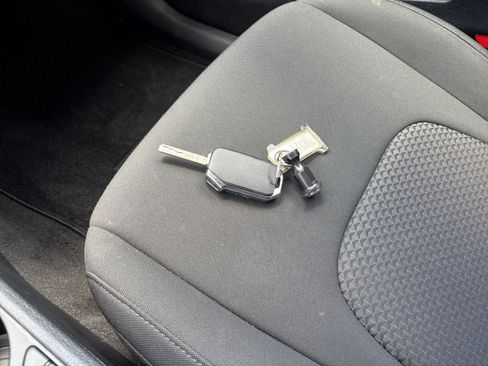 Used 2025 Kia Sportage LX FWD image 21