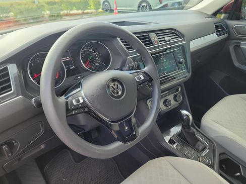 Used 2018 Volkswagen Tiguan S w/ 3rd Row Seat Package AWD/4WD image 22