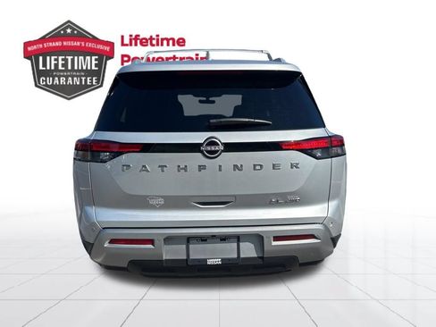 Used 2025 Nissan Pathfinder SL AWD/4WD image 4