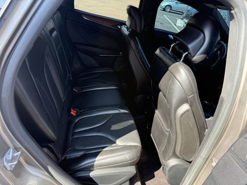 Used 2017 Lincoln MKC Select image 18