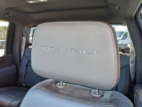 Used 2022 GMC Sierra 2500 Denali image 24