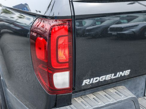 Certified 2023 Honda Ridgeline Black Edition image 8