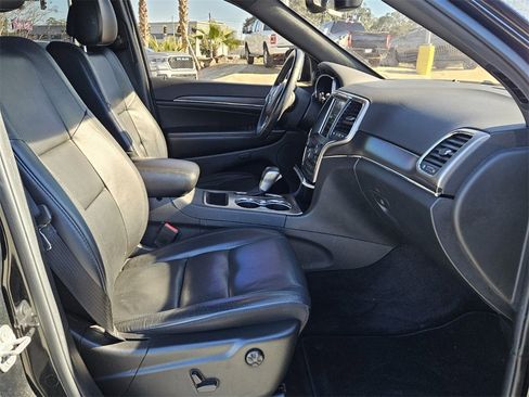 Used 2018 Jeep Grand Cherokee Limited image 15