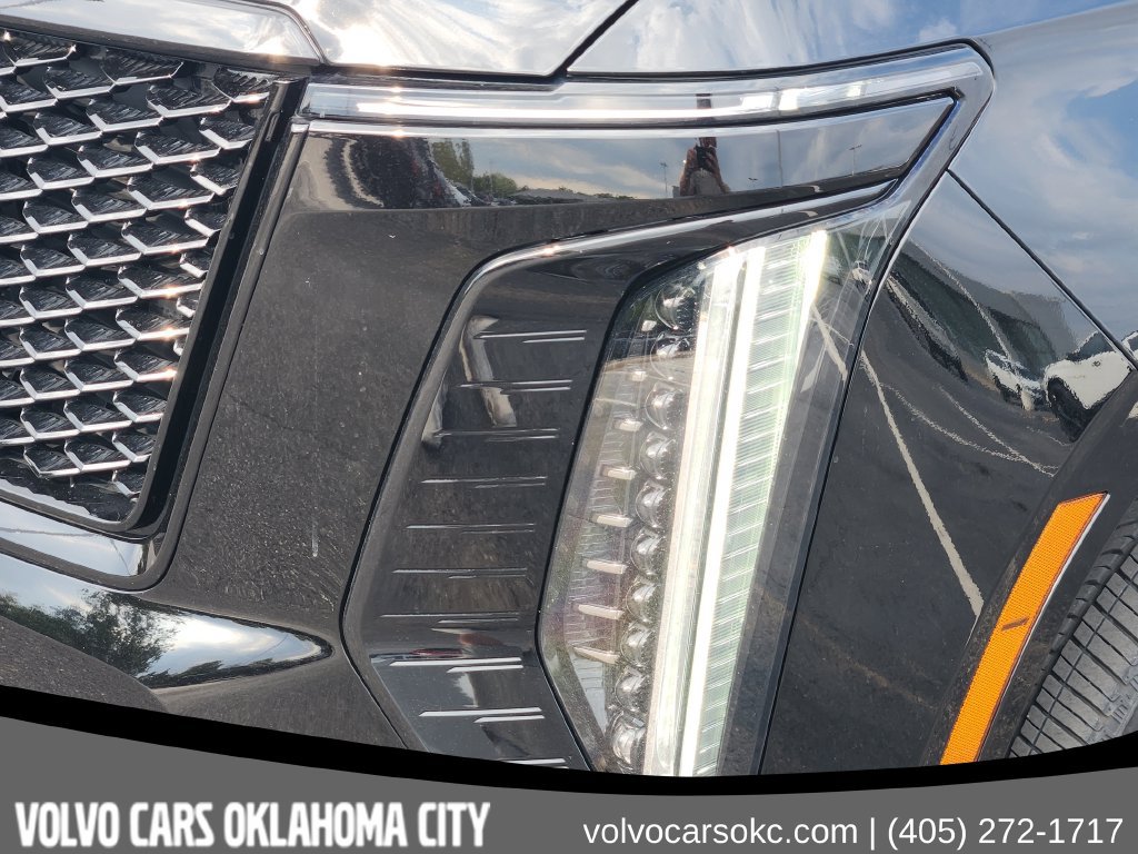 Used 2025 Cadillac Escalade ESV Sport AWD/4WD image 8