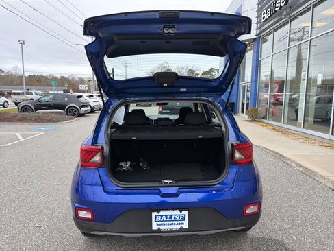 Used 2025 Hyundai Venue SE image 30
