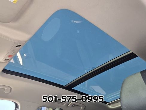 Used 2024 Volkswagen Taos SEL AWD/4WD image 25