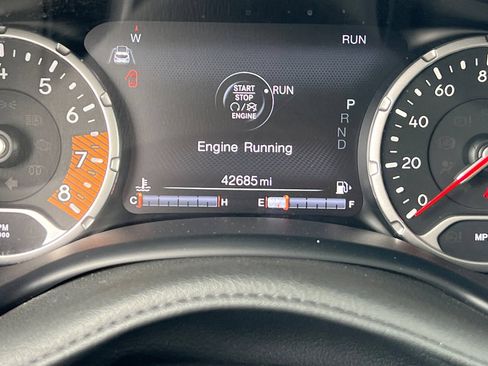 Used 2023 Jeep Renegade Latitude AWD/4WD image 36