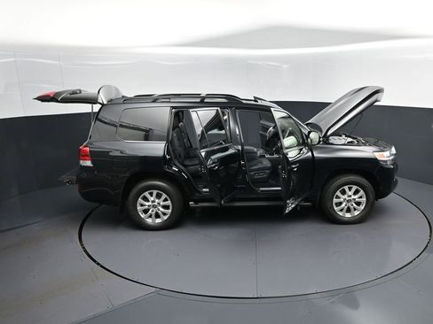 Used 2016 Toyota Land Cruiser image 53