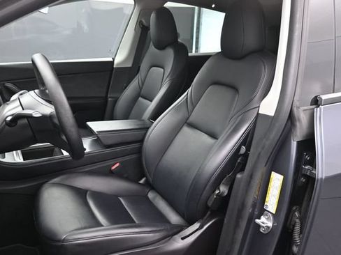 Used 2022 Tesla Model Y Long Range AWD/4WD image 13