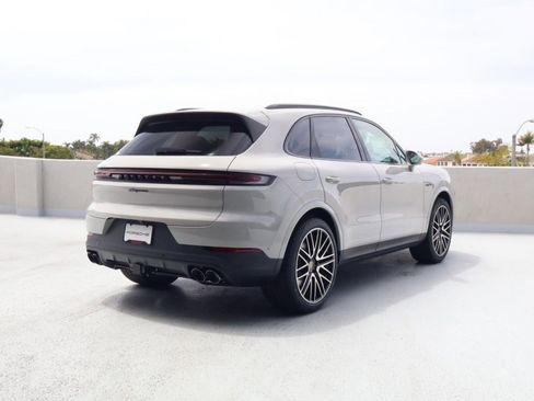 New 2026 Porsche Cayenne E-Hybrid AWD/4WD image 9