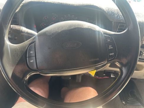 Used 2000 Ford F350 XLT image 22