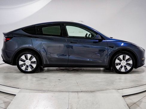 Used 2023 Tesla Model Y Long Range image 11