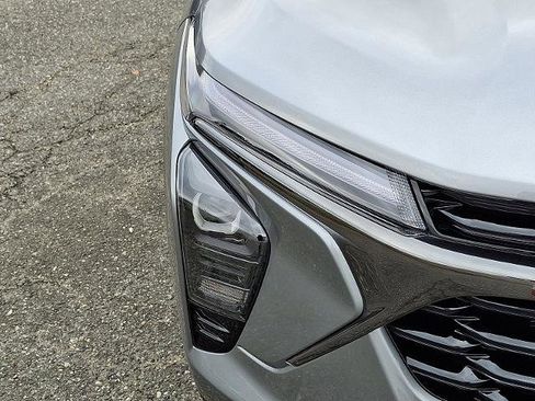 New 2025 Chevrolet Trax RS w/ Driver Confidence Package image 6