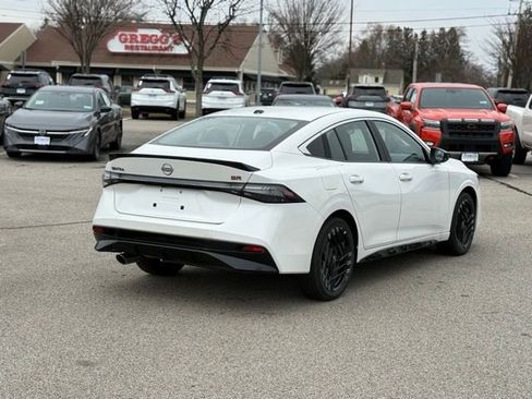 New 2026 Nissan Sentra SR w/ Floor Mat Package image 4