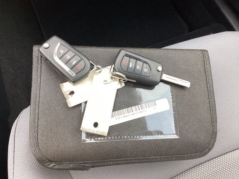 Used 2022 Toyota Corolla SE image 19