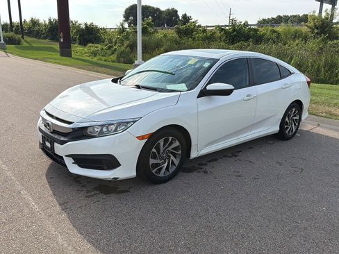 Used 2016 Honda Civic EX image 5