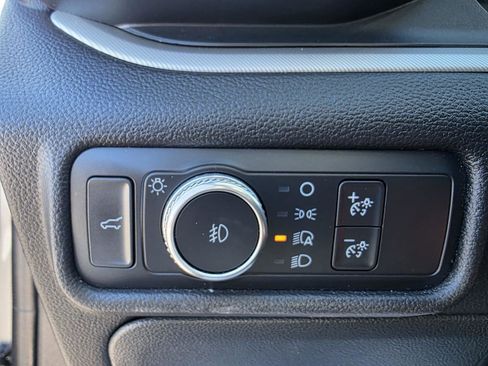 Used 2020 Ford Explorer XLT w/ Equipment Group 202A AWD/4WD image 12