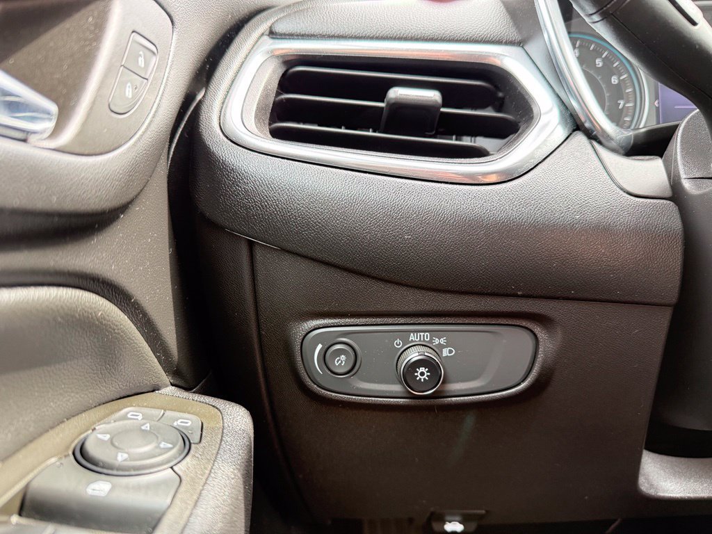 Used 2023 Chevrolet Equinox LT FWD image 13