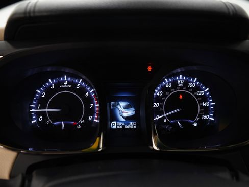 Used 2013 Toyota Avalon Limited FWD image 28