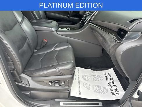 Used 2020 Cadillac Escalade Platinum AWD/4WD image 54